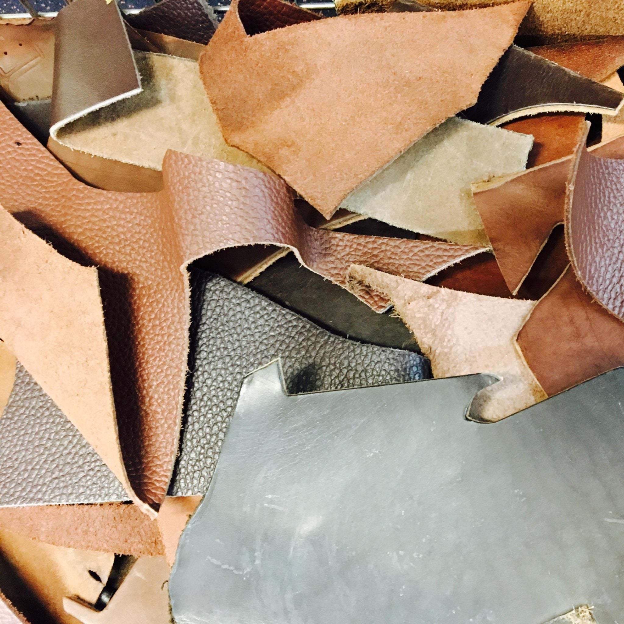 LUCKY PACKET LEATHER OFF CUTS -20kgs